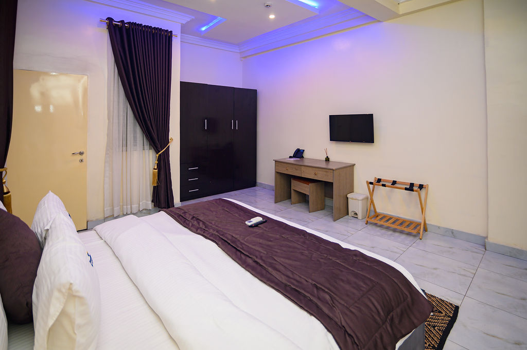 Family-Friendly Hotels Close to Lagos Airport with On-Site Entertainment