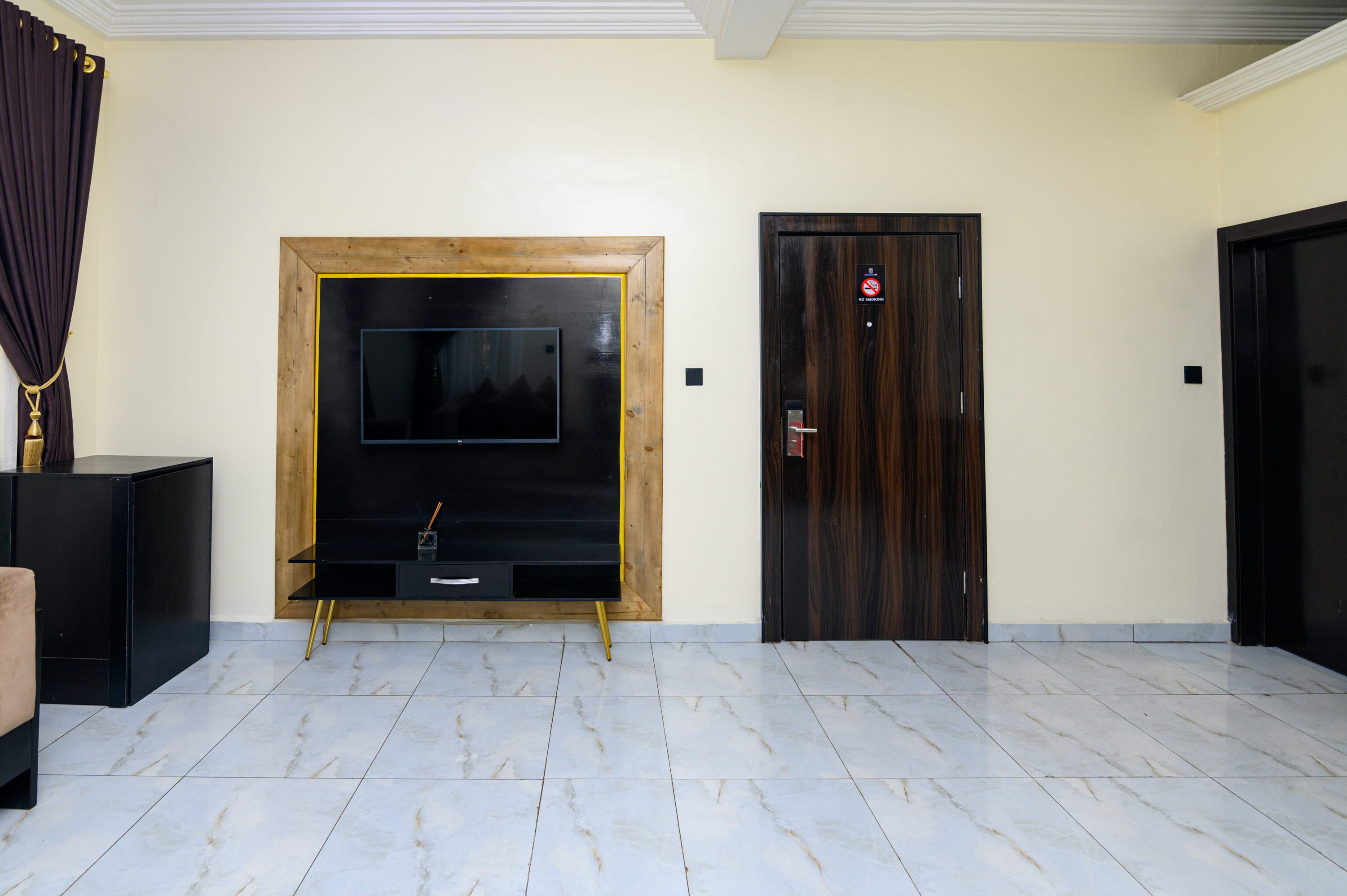 How to Choose the Best Hotel in Lagos for a Weekend Stay with Dining and Play