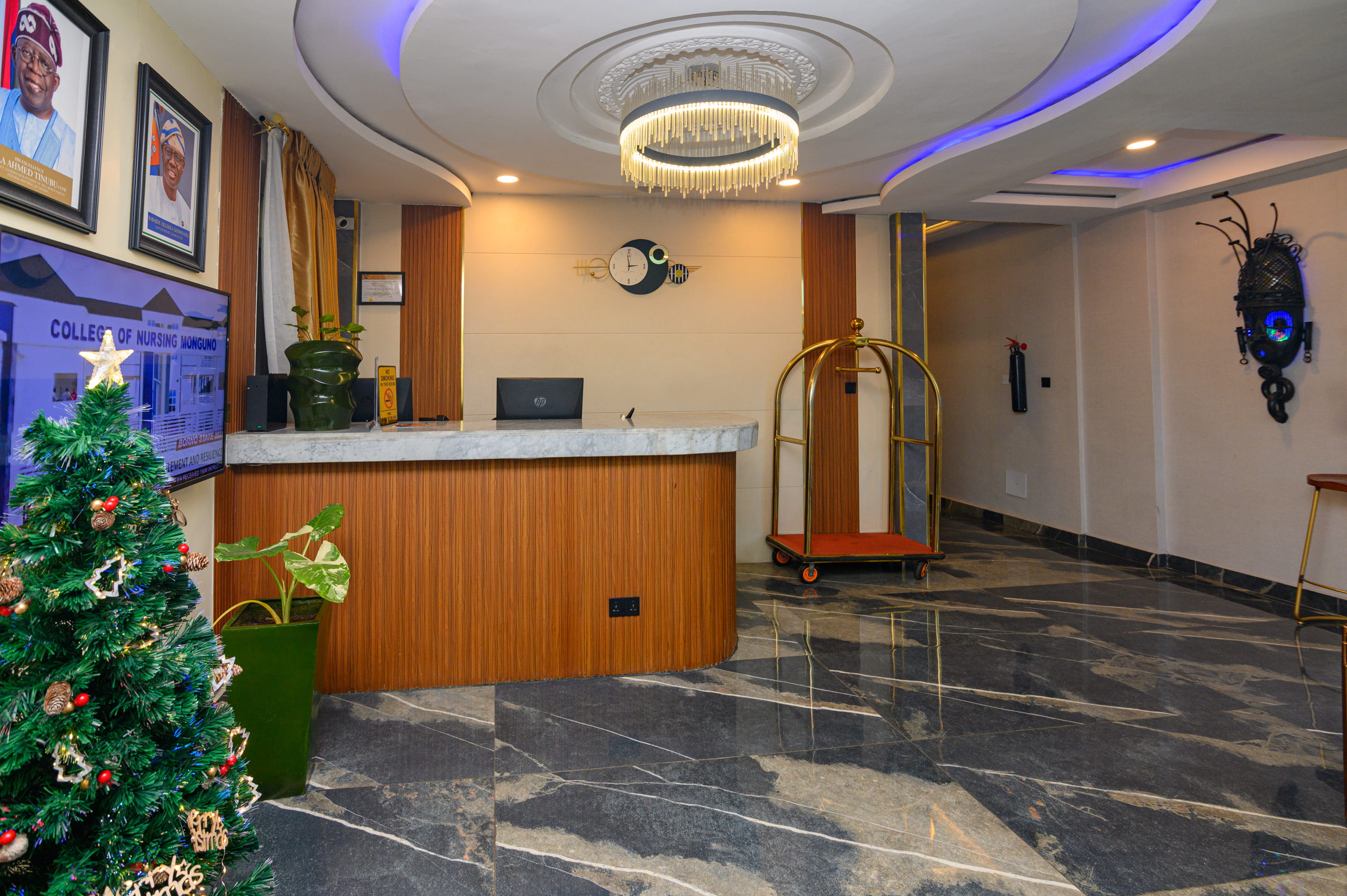 How to choose an Ikeja hotel for a Lagos Airport stopover: comfort, convenience and entertainment