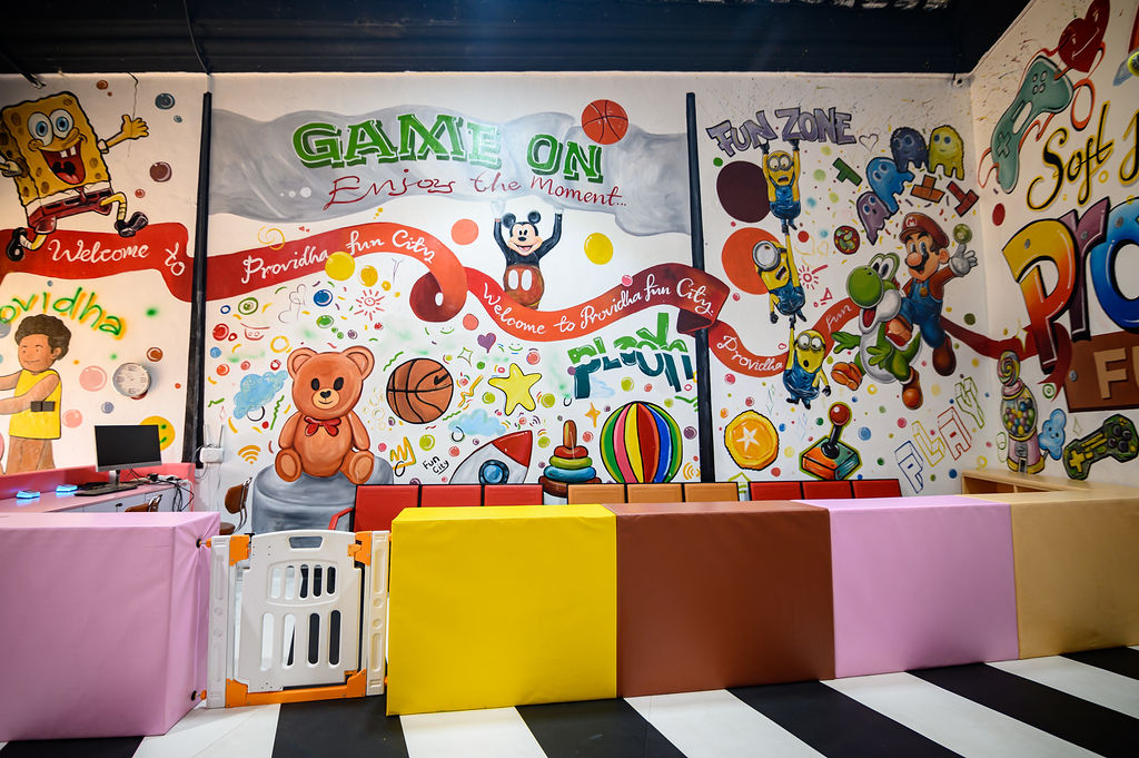 How to Plan a Stress-Free Birthday Bash at a Multi-Experience Complex with Dining, Play and Stay