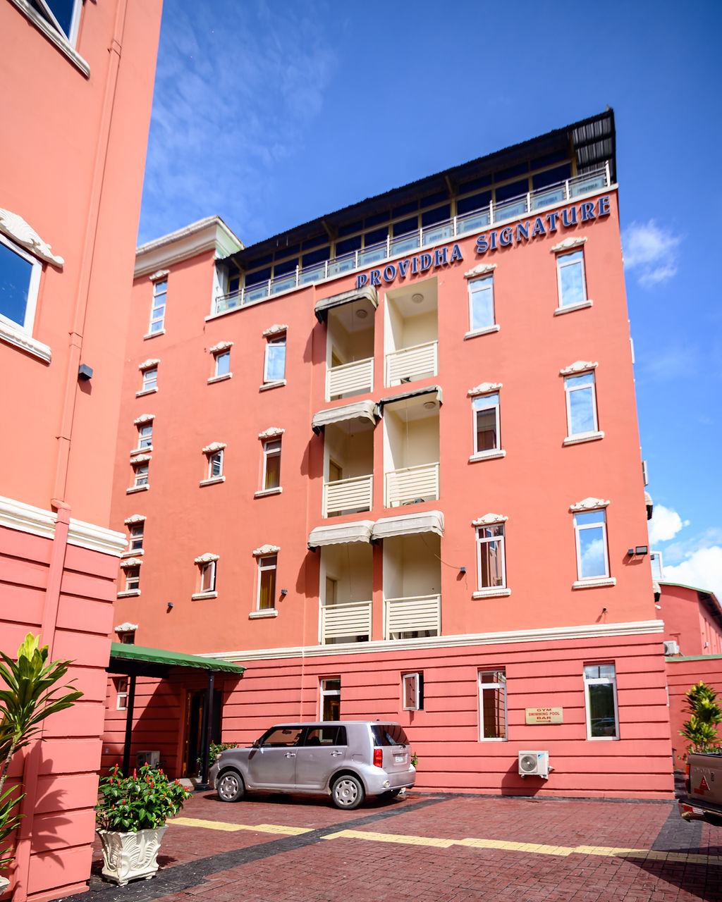 Best Hotels Close to Murtala Muhammed Airport Lagos for Families and Quick Stopovers