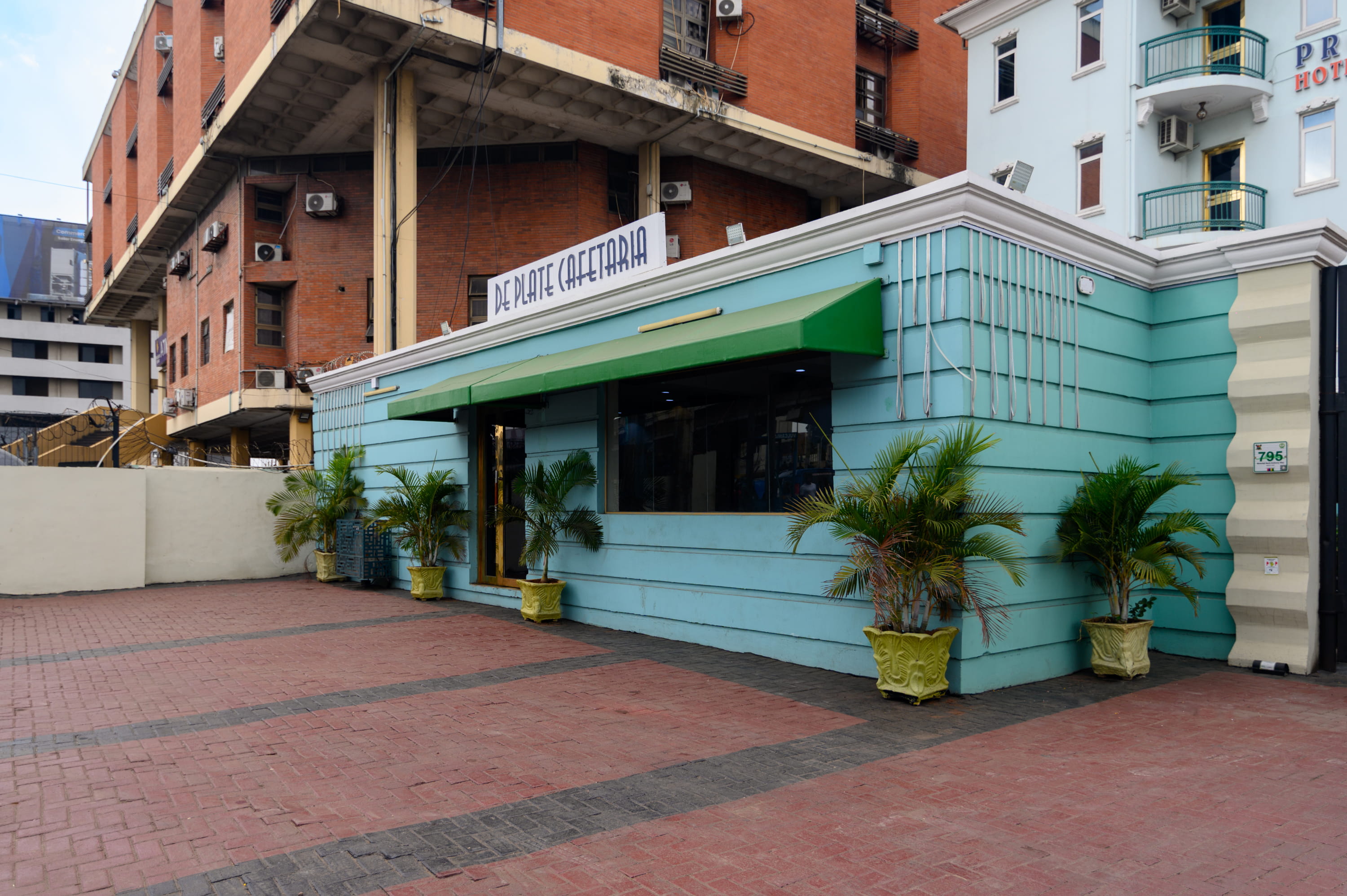 How to Choose the Right Cafeteria for a Family Weekend in Lagos
