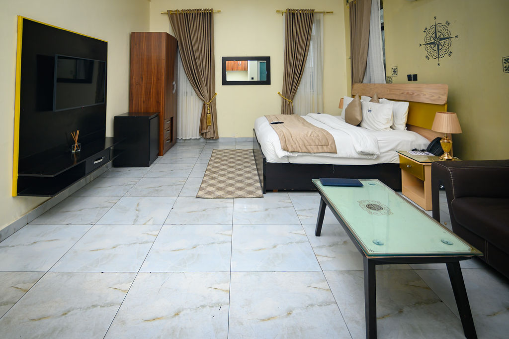 How to Choose and Book a Hotel Near Eko Hotel Lagos That Includes Dining and Entertainment