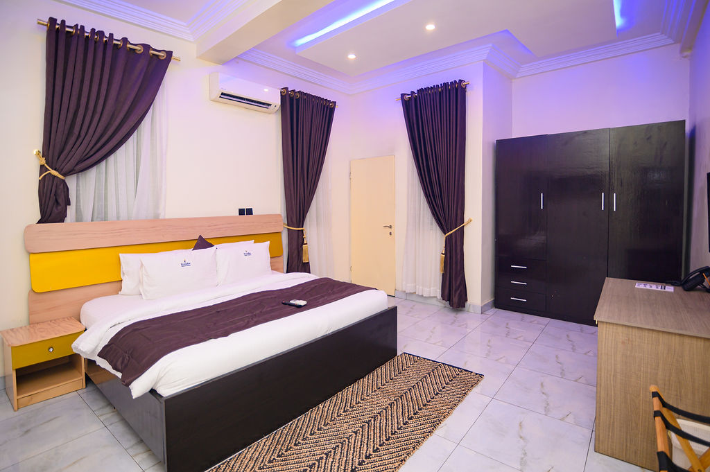 How to Choose a Hotel Near Lagos Airport Nigeria for Stopovers, Layovers and Weekend Getaways