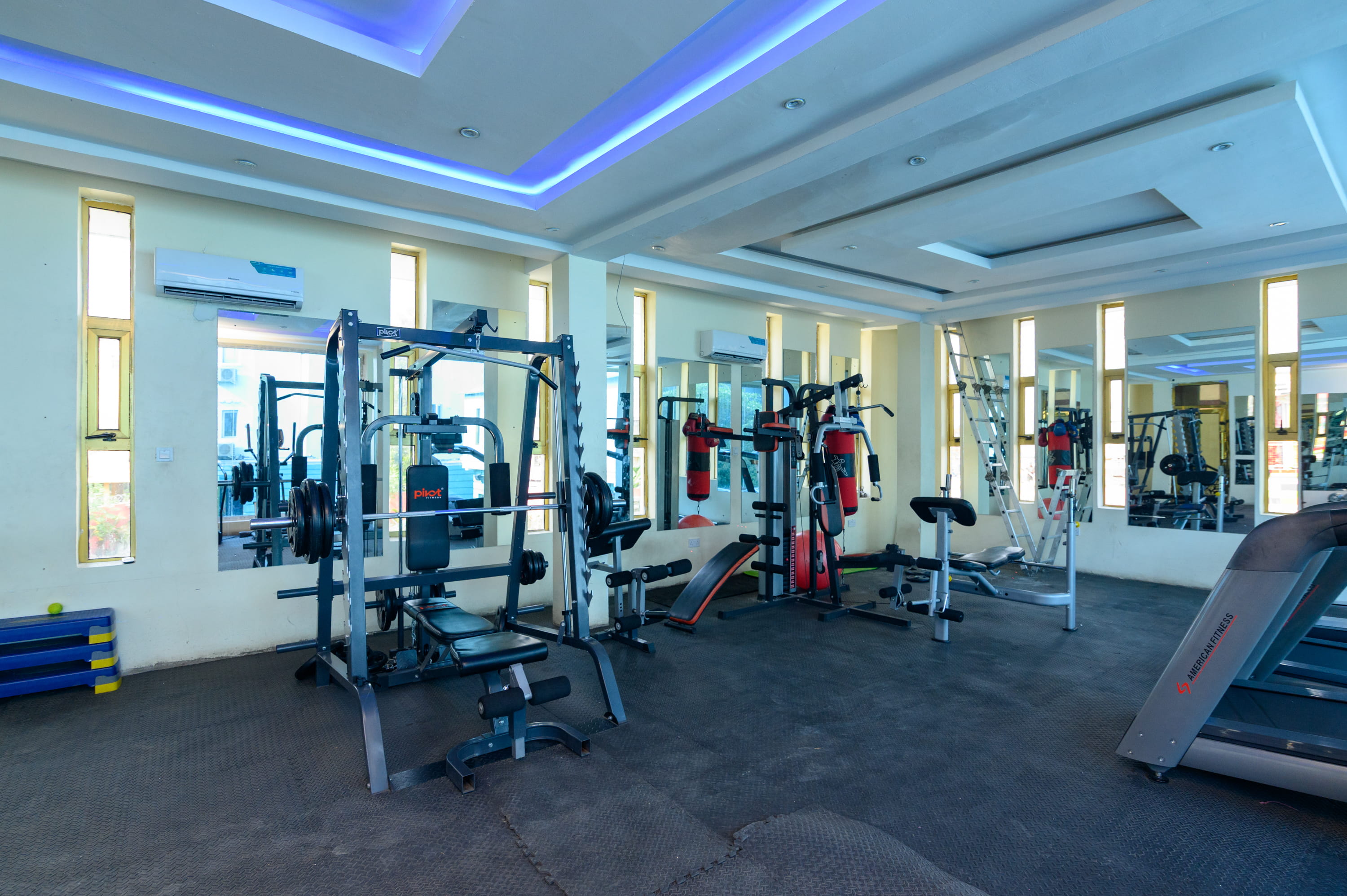 Best Gyms and Fitness-Friendly Hotels Near Lagos Airport for Weekend Stays