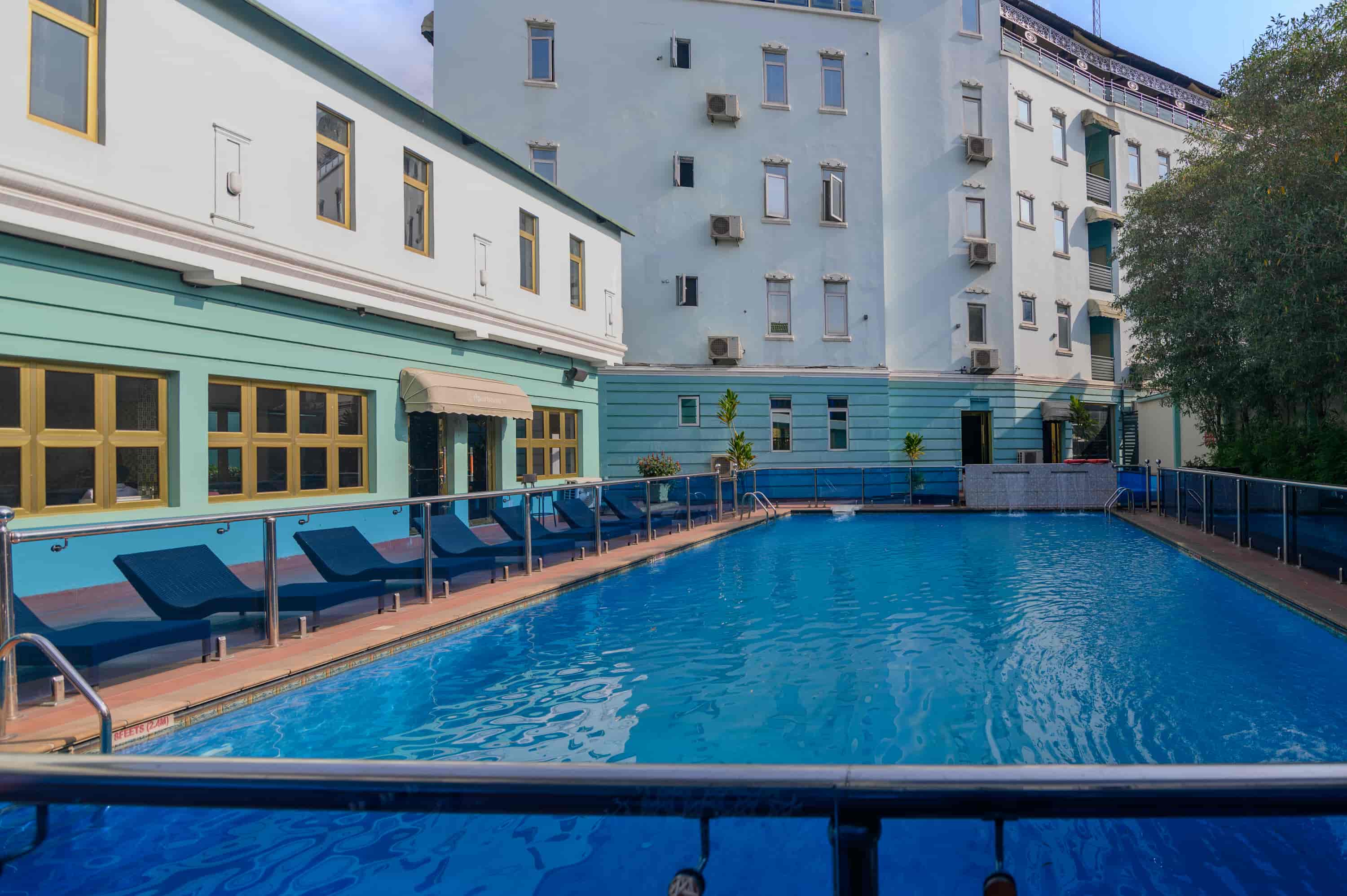 Family-friendly swimming pools close to me for a weekend day out, where to swim, eat and stay
